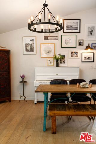 20523 Miranda Place, Woodland Hills (los Angeles), CA 91367