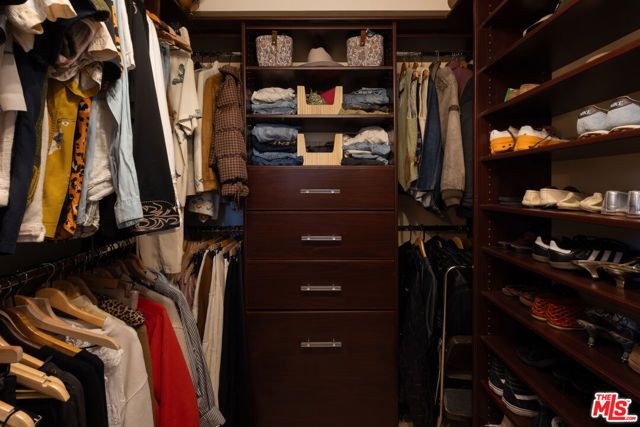 20523 Miranda Place, Woodland Hills (los Angeles), CA 91367