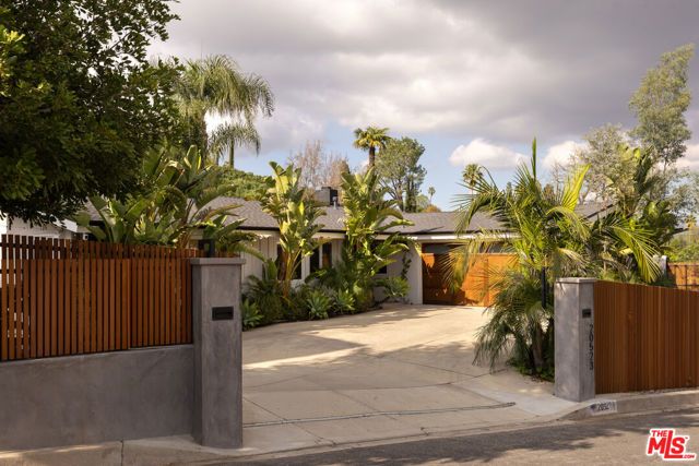 20523 Miranda Place, Woodland Hills (los Angeles), CA 91367