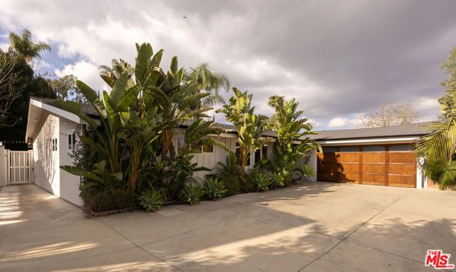 20523 Miranda Place, Woodland Hills (los Angeles), CA 91367