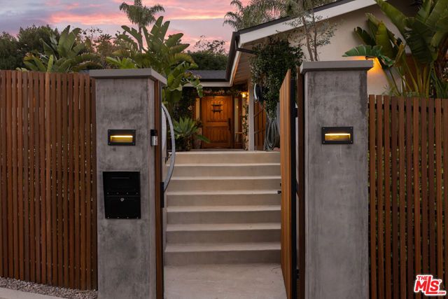 20523 Miranda Place, Woodland Hills (los Angeles), CA 91367