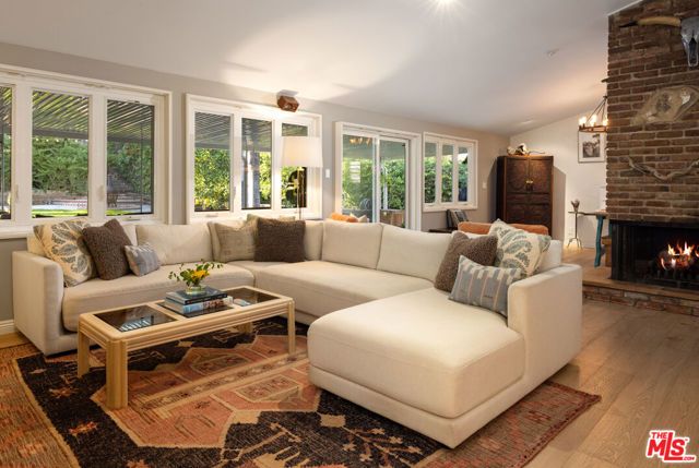 20523 Miranda Place, Woodland Hills (los Angeles), CA 91367