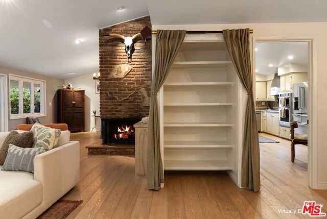 20523 Miranda Place, Woodland Hills (los Angeles), CA 91367