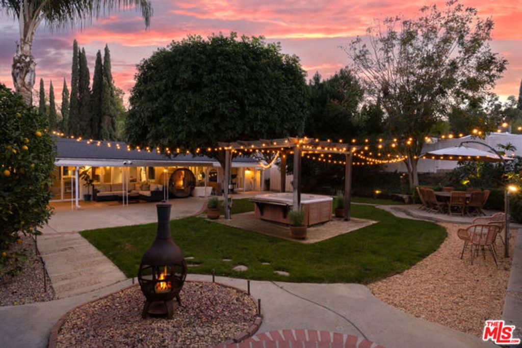 20523 Miranda Place, Woodland Hills (los Angeles), CA 91367