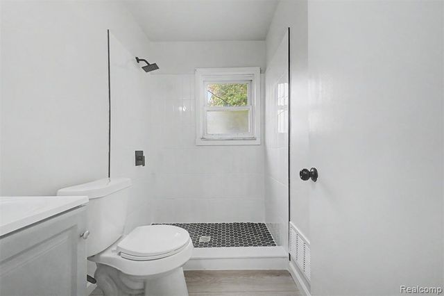 7645 Evergreen Avenue, Detroit, MI 48228