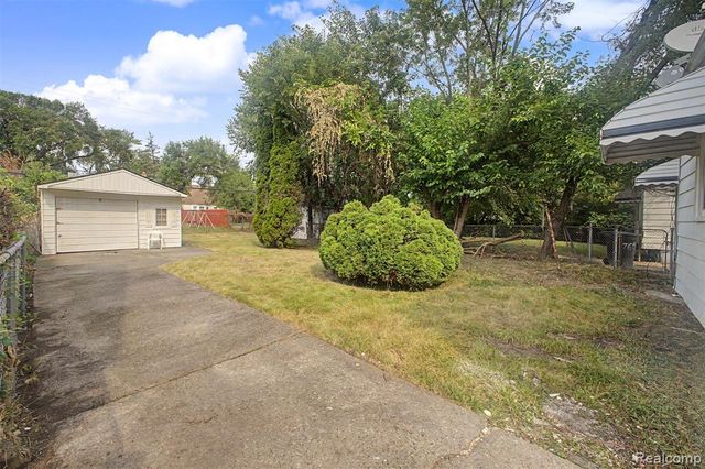7645 Evergreen Avenue, Detroit, MI 48228