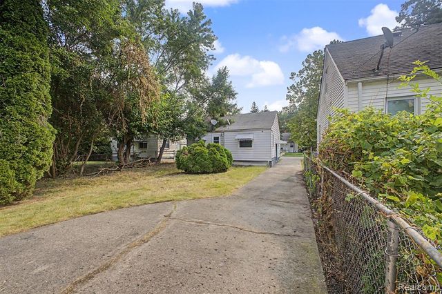 7645 Evergreen Avenue, Detroit, MI 48228