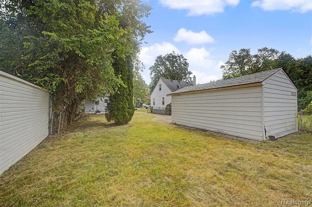 7645 Evergreen Avenue, Detroit, MI 48228