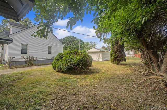 7645 Evergreen Avenue, Detroit, MI 48228