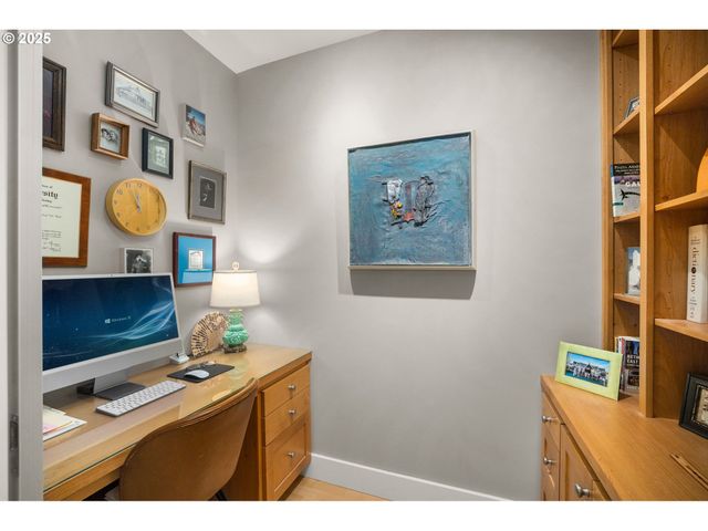 780 Nw WESTOVER Sq 3, Portland, OR 97210