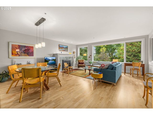 780 Nw WESTOVER Sq 3, Portland, OR 97210