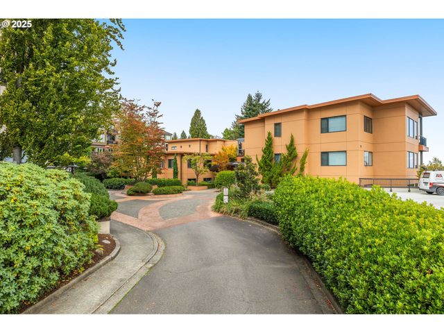 780 Nw WESTOVER Sq 3, Portland, OR 97210