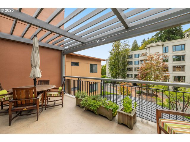 780 Nw WESTOVER Sq 3, Portland, OR 97210