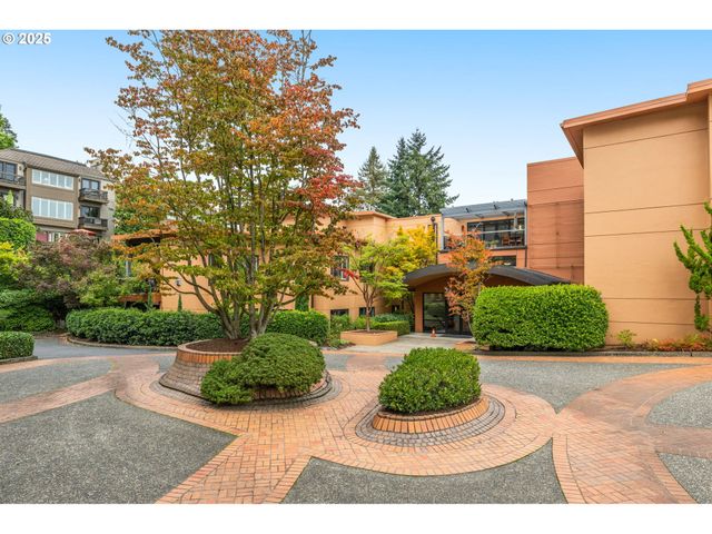 780 Nw WESTOVER Sq 3, Portland, OR 97210