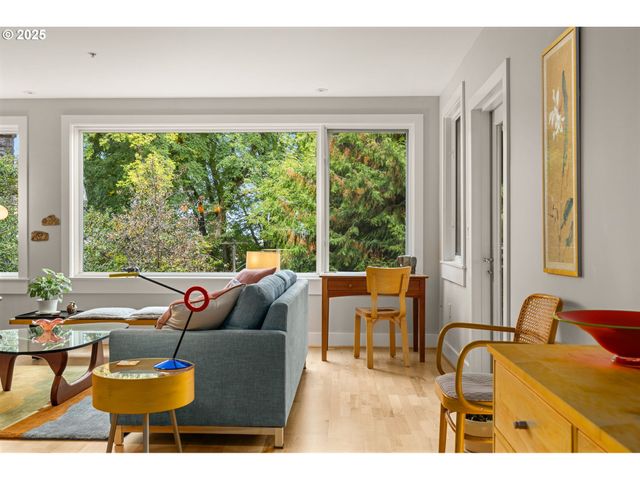 780 Nw WESTOVER Sq 3, Portland, OR 97210