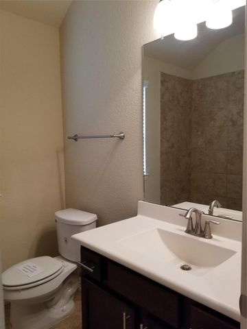 5217 Green Heath Lane, Rosharon, TX 77583