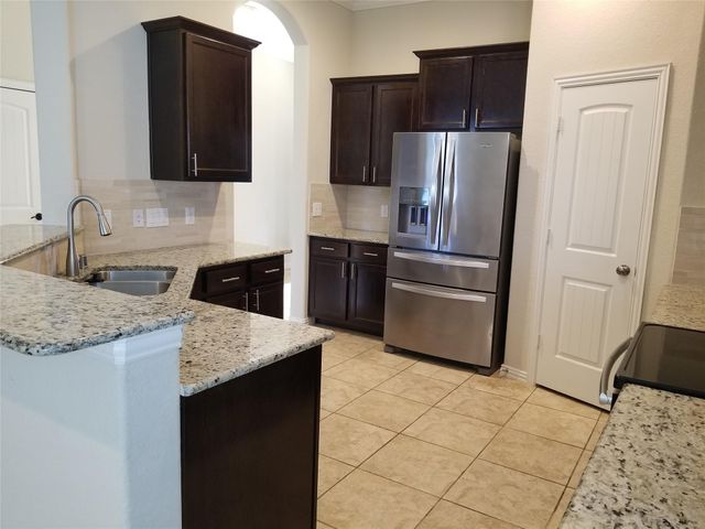 5217 Green Heath Lane, Rosharon, TX 77583