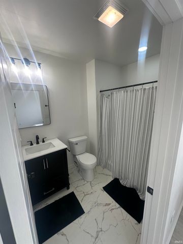 523 W South Street, Bloomfield, IN 47424