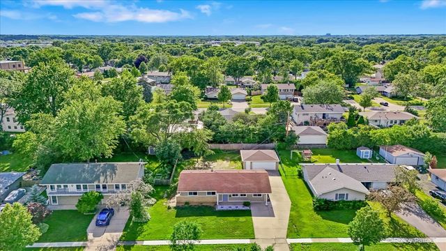 1420 Cooper Road, Hoffman Estates, IL 60169