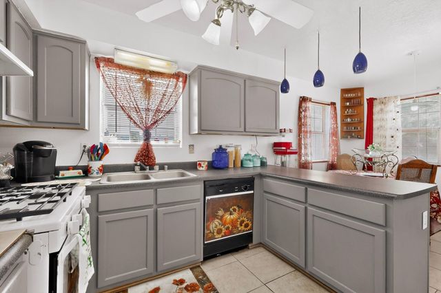 17 Milagro Court, Los Lunas, NM 87031