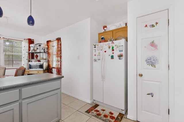 17 Milagro Court, Los Lunas, NM 87031