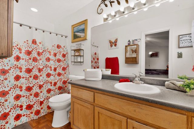 17 Milagro Court, Los Lunas, NM 87031