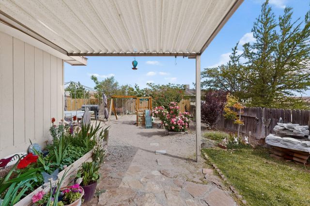 17 Milagro Court, Los Lunas, NM 87031