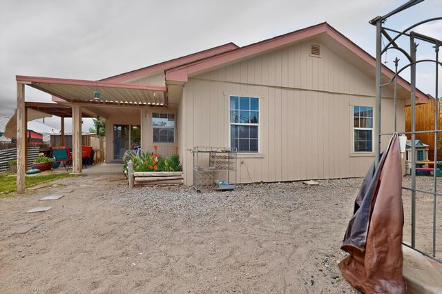17 Milagro Court, Los Lunas, NM 87031