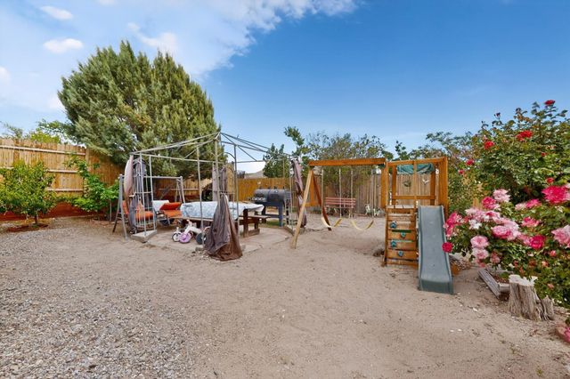 17 Milagro Court, Los Lunas, NM 87031