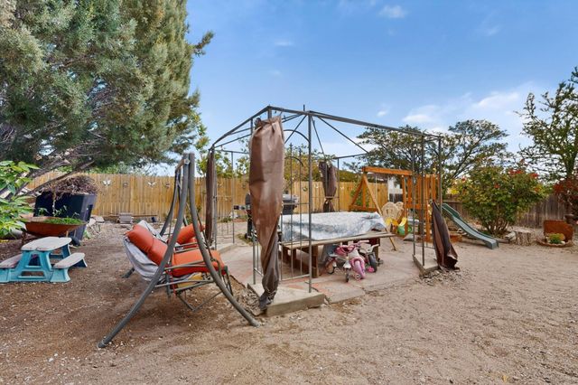 17 Milagro Court, Los Lunas, NM 87031