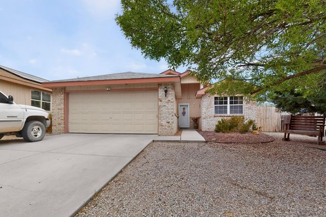 17 Milagro Court, Los Lunas, NM 87031