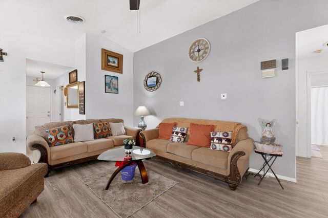 17 Milagro Court, Los Lunas, NM 87031