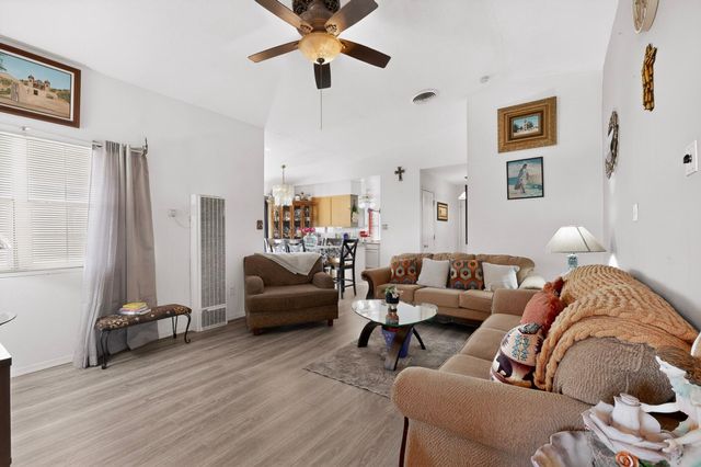 17 Milagro Court, Los Lunas, NM 87031