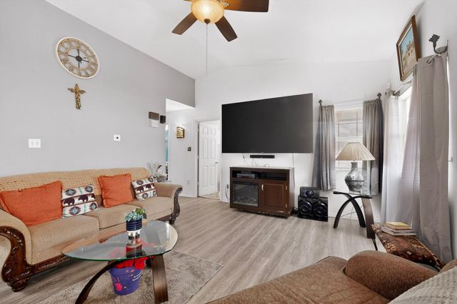 17 Milagro Court, Los Lunas, NM 87031