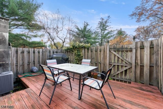 110 Bayberry Dr, Franklin Twp., NJ 08873