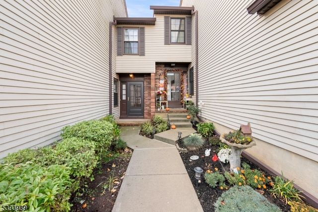 110 Bayberry Dr, Franklin Twp., NJ 08873