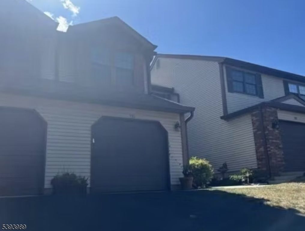 110 Bayberry Dr, Franklin Twp., NJ 08873