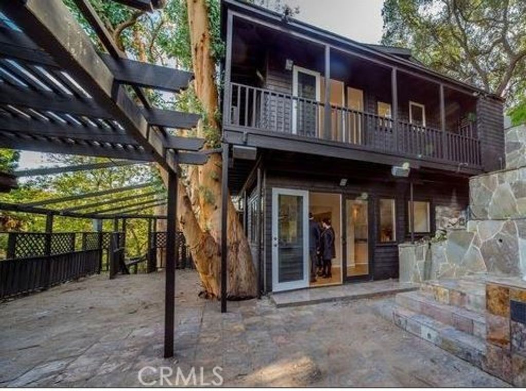 1843 N Beverly Glen, Los Angeles, CA 90077 — photo 2