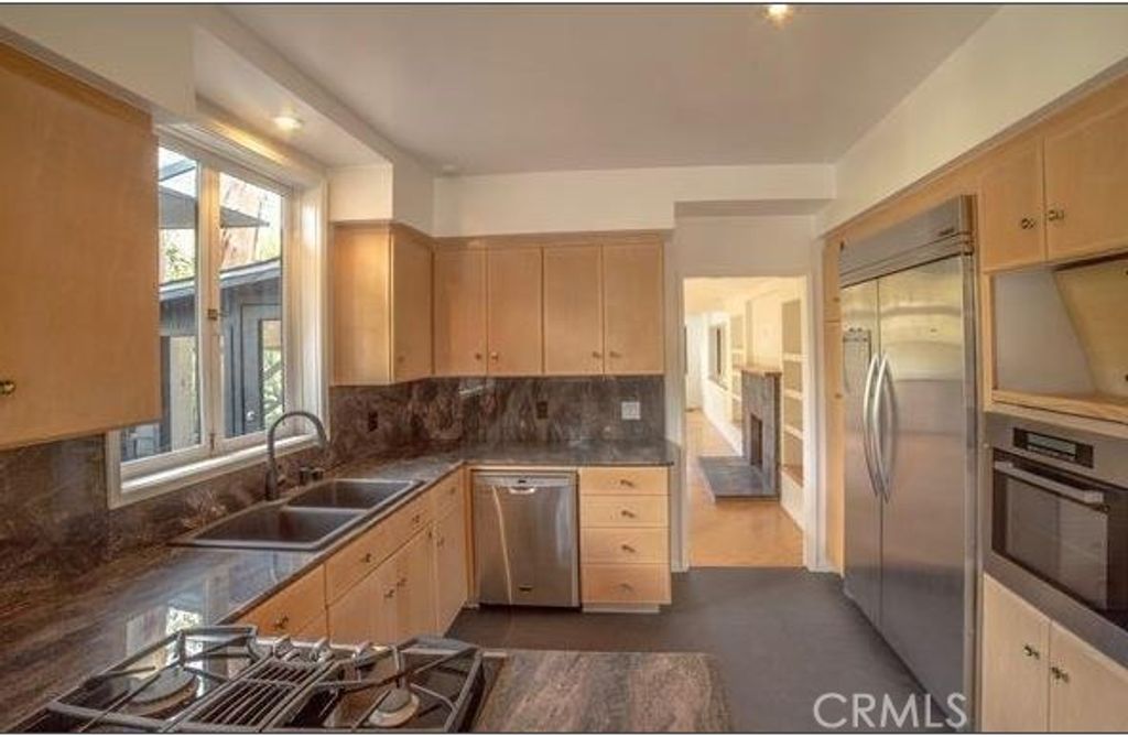 1843 N Beverly Glen, Los Angeles, CA 90077 — photo 4