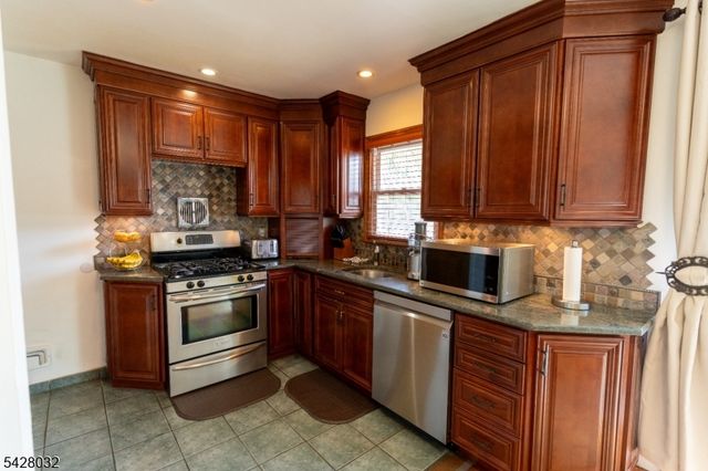 93 Brighton Rd, Clifton City, NJ 07012