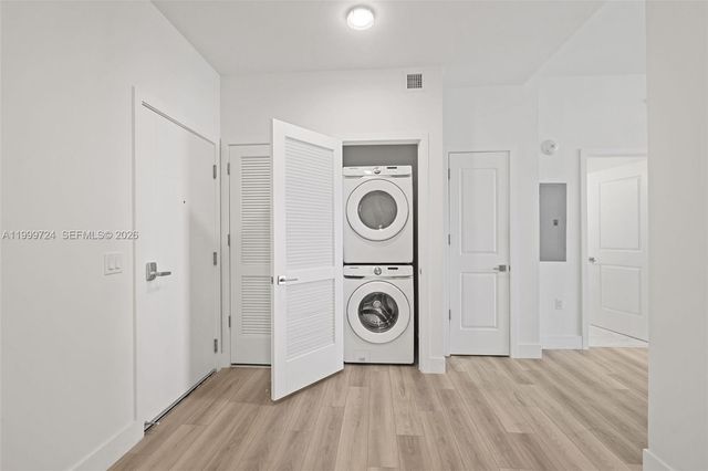 101 Diplomat Pkwy 2505, Hallandale Beach, FL 33009