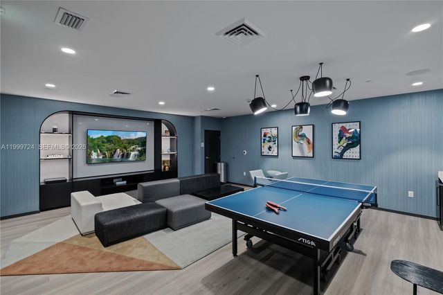 101 Diplomat Pkwy 2505, Hallandale Beach, FL 33009