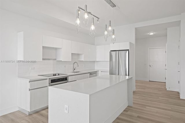 101 Diplomat Pkwy 2505, Hallandale Beach, FL 33009