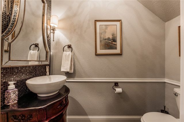 2207 Riverfront Lane, Fayetteville, AR 72703