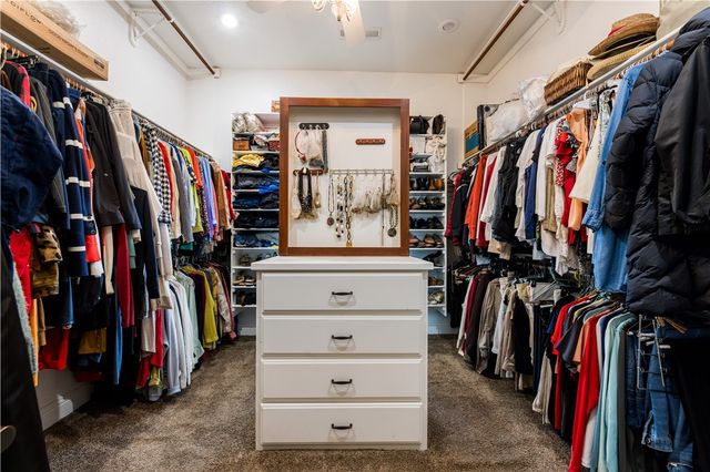 2207 Riverfront Lane, Fayetteville, AR 72703