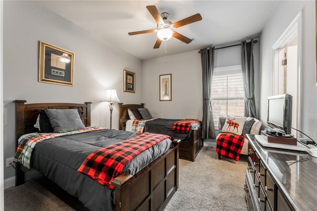 2207 Riverfront Lane, Fayetteville, AR 72703