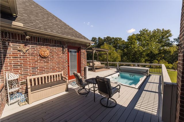 2207 Riverfront Lane, Fayetteville, AR 72703