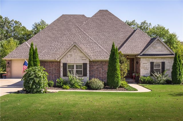 2207 Riverfront Lane, Fayetteville, AR 72703