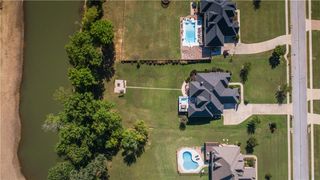 2207 Riverfront Lane, Fayetteville, AR 72703