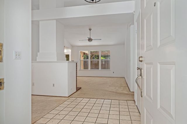 6910 Paseo Del Sol Way, Elk Grove, CA 95758